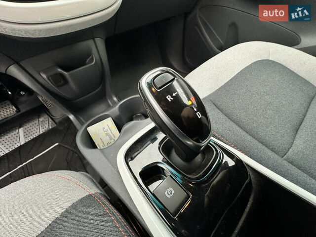 Белый Шевроле Bolt EV, объемом двигателя 0 л и пробегом 116 тыс. км за 16950 $, фото 20 на Automoto.ua