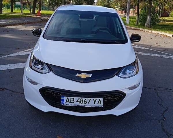 Белый Шевроле Bolt EV, объемом двигателя 0 л и пробегом 41 тыс. км за 16600 $, фото 23 на Automoto.ua