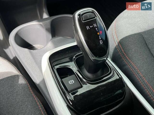 Белый Шевроле Bolt EV, объемом двигателя 0 л и пробегом 132 тыс. км за 12800 $, фото 23 на Automoto.ua