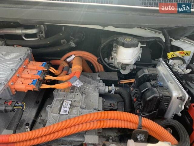 Белый Шевроле Bolt EV, объемом двигателя 0 л и пробегом 82 тыс. км за 18200 $, фото 18 на Automoto.ua