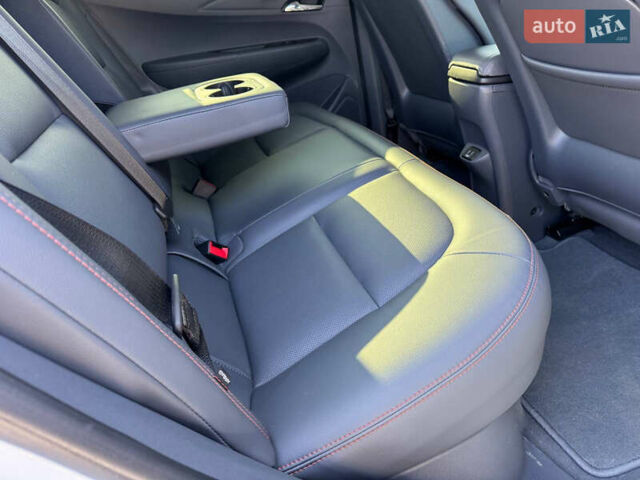 Белый Шевроле Bolt EV, объемом двигателя 0 л и пробегом 39 тыс. км за 16500 $, фото 50 на Automoto.ua