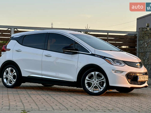 Белый Шевроле Bolt EV, объемом двигателя 0 л и пробегом 40 тыс. км за 15250 $, фото 6 на Automoto.ua