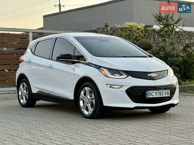 Белый Шевроле Bolt EV, объемом двигателя 0 л и пробегом 40 тыс. км за 15250 $, фото 33 на Automoto.ua