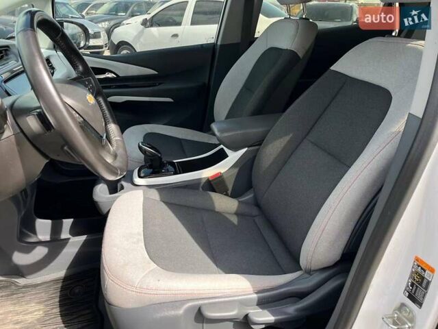 Белый Шевроле Bolt EV, объемом двигателя 0 л и пробегом 132 тыс. км за 12800 $, фото 26 на Automoto.ua