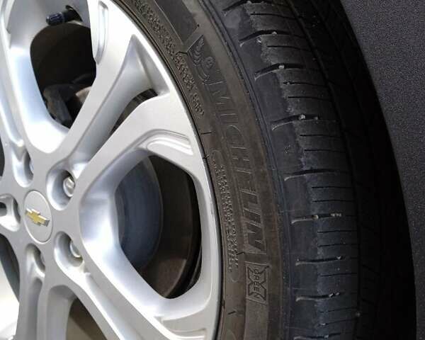 Белый Шевроле Bolt EV, объемом двигателя 0 л и пробегом 41 тыс. км за 16600 $, фото 15 на Automoto.ua