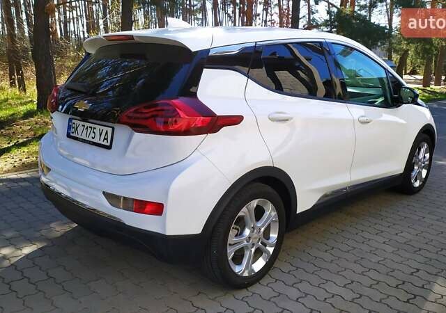 Белый Шевроле Bolt EV, объемом двигателя 0 л и пробегом 170 тыс. км за 14950 $, фото 6 на Automoto.ua