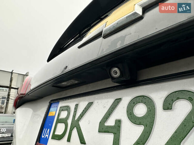 Белый Шевроле Bolt EV, объемом двигателя 0 л и пробегом 116 тыс. км за 16950 $, фото 24 на Automoto.ua