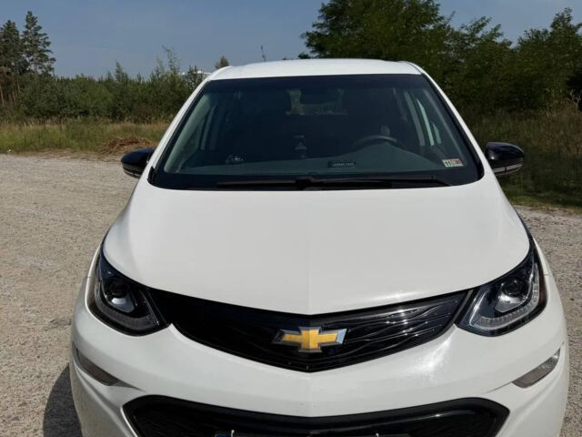 Белый Шевроле Bolt EV, объемом двигателя 0 л и пробегом 89 тыс. км за 22000 $, фото 3 на Automoto.ua