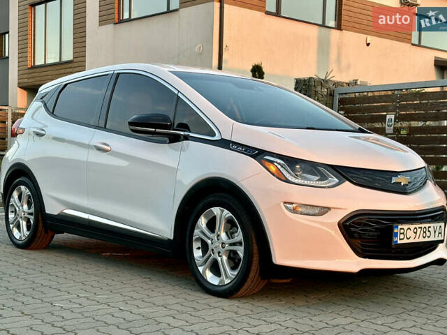 Белый Шевроле Bolt EV, объемом двигателя 0 л и пробегом 40 тыс. км за 15250 $, фото 14 на Automoto.ua