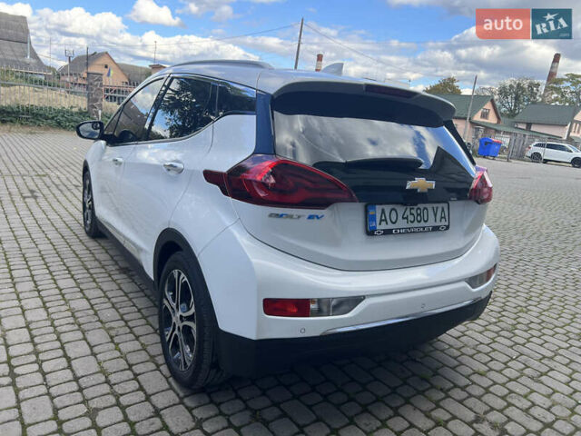 Белый Шевроле Bolt EV, объемом двигателя 0 л и пробегом 100 тыс. км за 20300 $, фото 17 на Automoto.ua