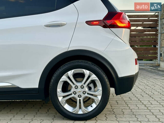 Белый Шевроле Bolt EV, объемом двигателя 0 л и пробегом 40 тыс. км за 15250 $, фото 28 на Automoto.ua
