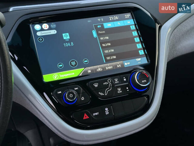 Белый Шевроле Bolt EV, объемом двигателя 0 л и пробегом 40 тыс. км за 15250 $, фото 58 на Automoto.ua