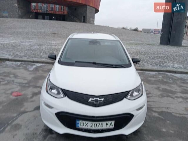 Белый Шевроле Bolt EV, объемом двигателя 0 л и пробегом 74 тыс. км за 17200 $, фото 1 на Automoto.ua