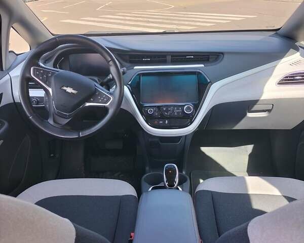 Белый Шевроле Bolt EV, объемом двигателя 0 л и пробегом 116 тыс. км за 17200 $, фото 10 на Automoto.ua