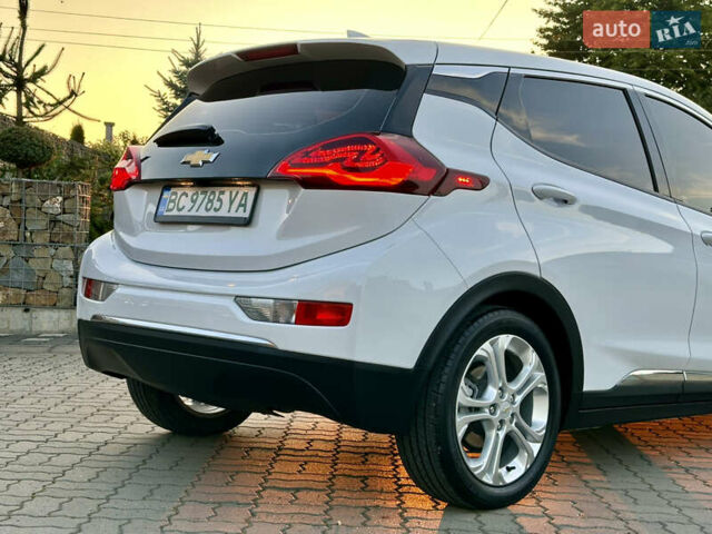 Белый Шевроле Bolt EV, объемом двигателя 0 л и пробегом 40 тыс. км за 15250 $, фото 4 на Automoto.ua