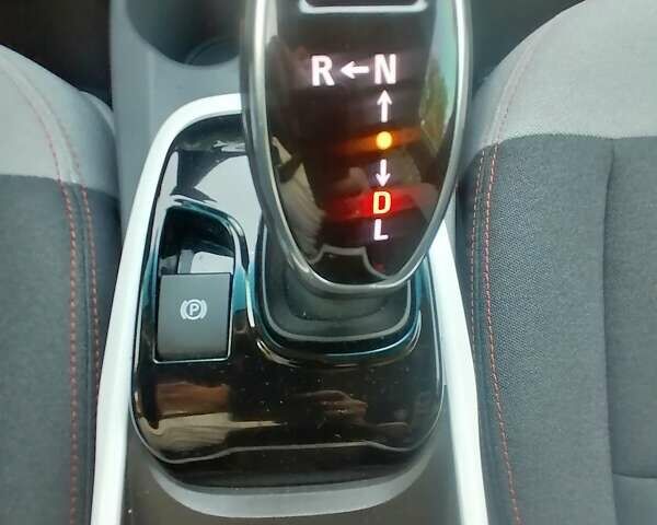 Белый Шевроле Bolt EV, объемом двигателя 0 л и пробегом 39 тыс. км за 16000 $, фото 17 на Automoto.ua