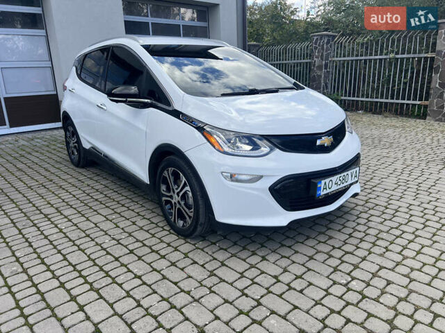 Белый Шевроле Bolt EV, объемом двигателя 0 л и пробегом 100 тыс. км за 20300 $, фото 3 на Automoto.ua