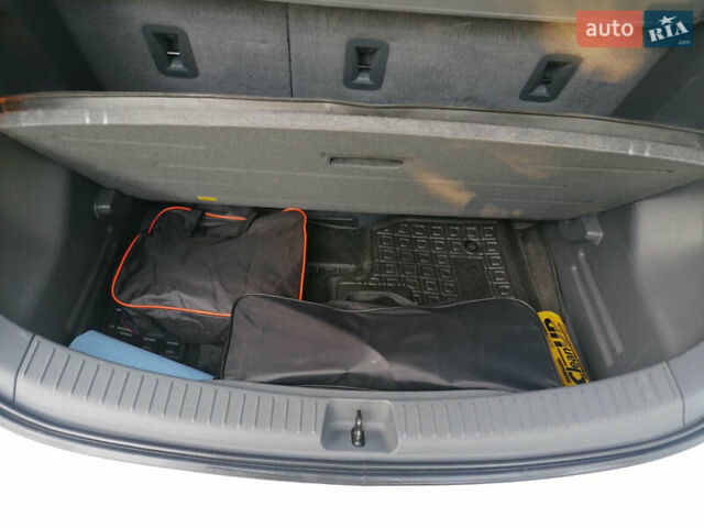 Белый Шевроле Bolt EV, объемом двигателя 0 л и пробегом 41 тыс. км за 16800 $, фото 24 на Automoto.ua