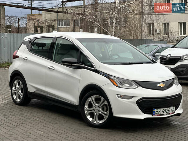 Белый Шевроле Bolt EV, объемом двигателя 0 л и пробегом 116 тыс. км за 16950 $, фото 3 на Automoto.ua