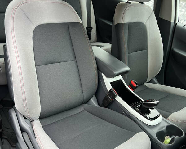Білий Шевроле Bolt EV, об'ємом двигуна 0 л та пробігом 78 тис. км за 15500 $, фото 12 на Automoto.ua