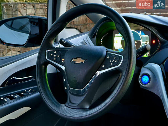 Белый Шевроле Bolt EV, объемом двигателя 0 л и пробегом 40 тыс. км за 15250 $, фото 51 на Automoto.ua