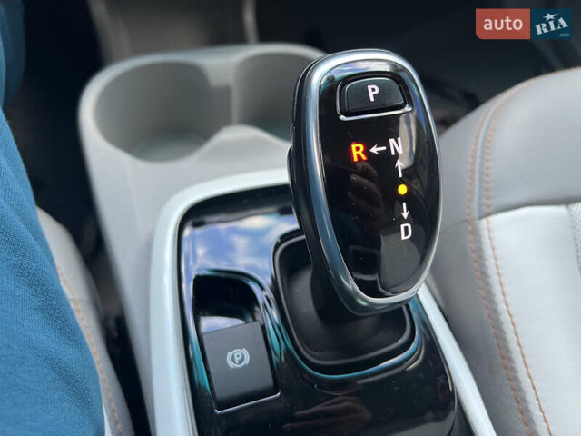 Белый Шевроле Bolt EV, объемом двигателя 0 л и пробегом 100 тыс. км за 20300 $, фото 34 на Automoto.ua