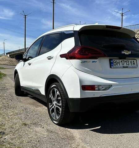 Белый Шевроле Bolt EV, объемом двигателя 0 л и пробегом 50 тыс. км за 20400 $, фото 2 на Automoto.ua