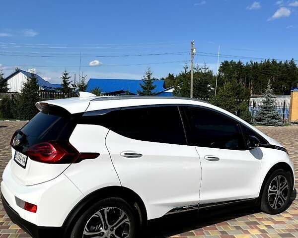 Белый Шевроле Bolt EV, объемом двигателя 0 л и пробегом 27 тыс. км за 25500 $, фото 1 на Automoto.ua