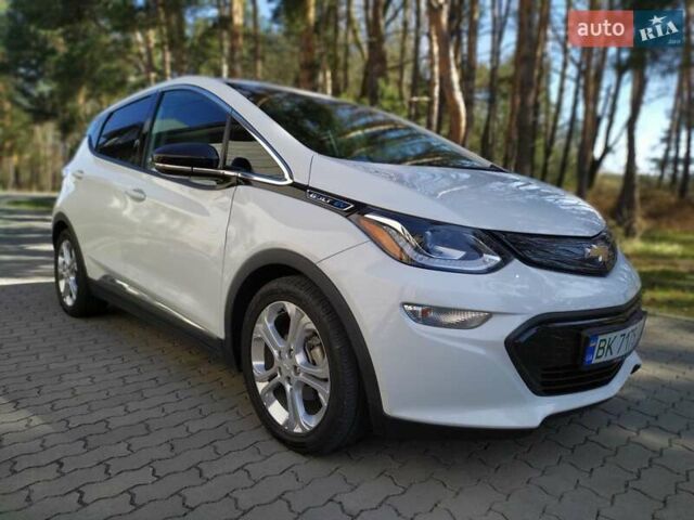Белый Шевроле Bolt EV, объемом двигателя 0 л и пробегом 170 тыс. км за 14950 $, фото 2 на Automoto.ua