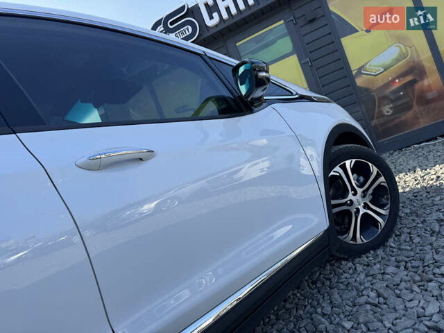 Белый Шевроле Bolt EV, объемом двигателя 0 л и пробегом 39 тыс. км за 16999 $, фото 29 на Automoto.ua