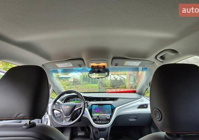 Белый Шевроле Bolt EV, объемом двигателя 0 л и пробегом 96 тыс. км за 17500 $, фото 14 на Automoto.ua