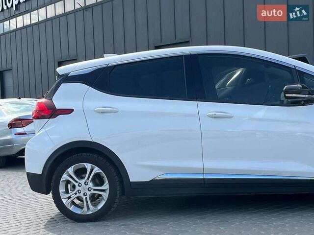 Белый Шевроле Bolt EV, объемом двигателя 0 л и пробегом 132 тыс. км за 12800 $, фото 11 на Automoto.ua