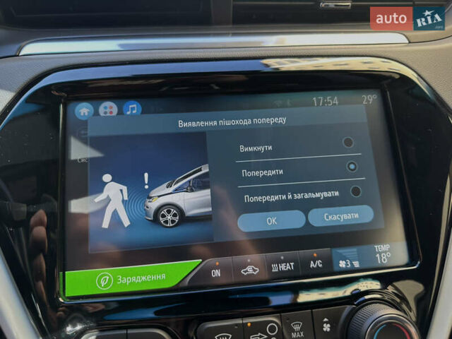 Белый Шевроле Bolt EV, объемом двигателя 0 л и пробегом 40 тыс. км за 15250 $, фото 91 на Automoto.ua