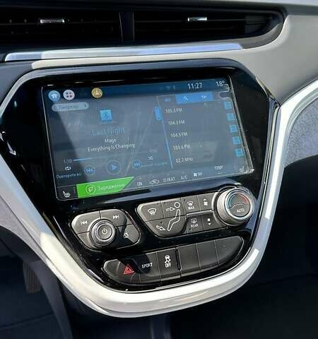 Белый Шевроле Bolt EV, объемом двигателя 0 л и пробегом 50 тыс. км за 20400 $, фото 6 на Automoto.ua