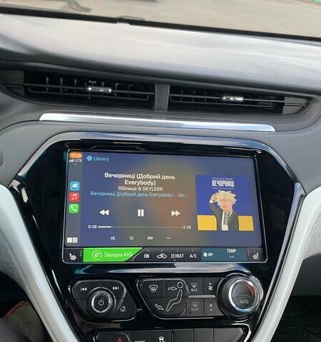 Белый Шевроле Bolt EV, объемом двигателя 0 л и пробегом 50 тыс. км за 24200 $, фото 30 на Automoto.ua