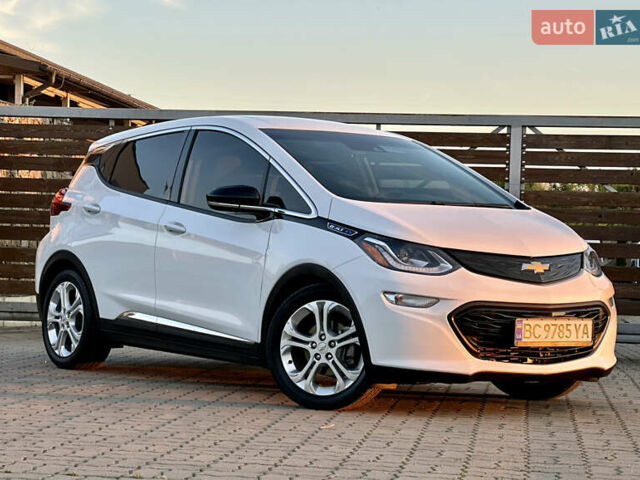 Белый Шевроле Bolt EV, объемом двигателя 0 л и пробегом 40 тыс. км за 15250 $, фото 5 на Automoto.ua