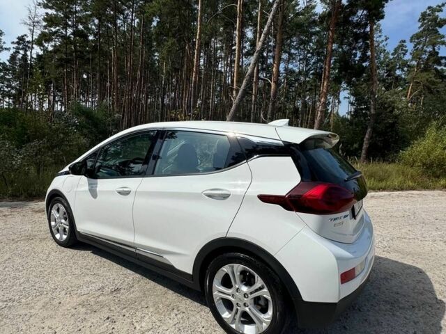 Белый Шевроле Bolt EV, объемом двигателя 0 л и пробегом 89 тыс. км за 22000 $, фото 6 на Automoto.ua