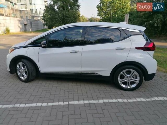 Белый Шевроле Bolt EV, объемом двигателя 0 л и пробегом 39 тыс. км за 16000 $, фото 6 на Automoto.ua