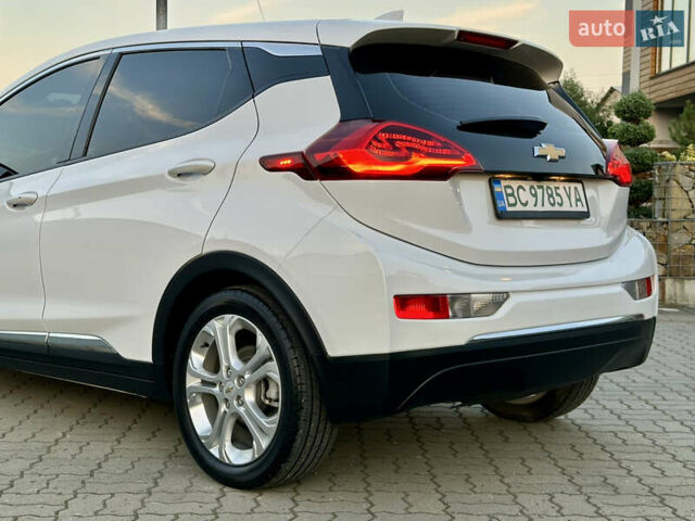 Белый Шевроле Bolt EV, объемом двигателя 0 л и пробегом 40 тыс. км за 15250 $, фото 21 на Automoto.ua