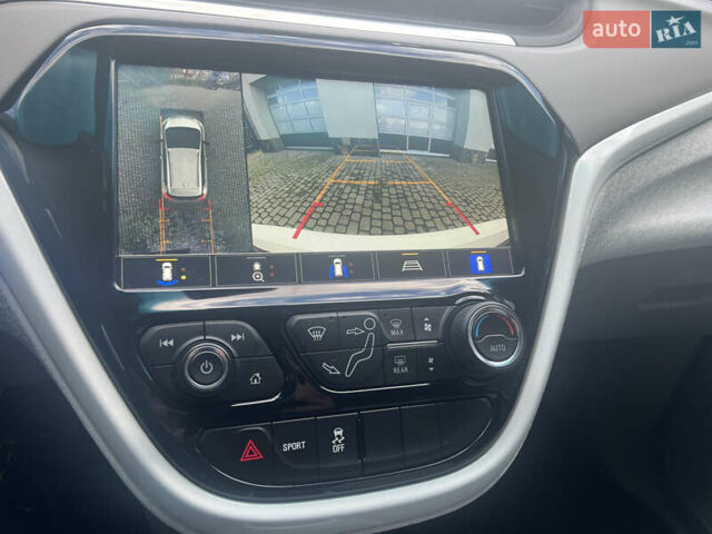 Белый Шевроле Bolt EV, объемом двигателя 0 л и пробегом 100 тыс. км за 20300 $, фото 35 на Automoto.ua