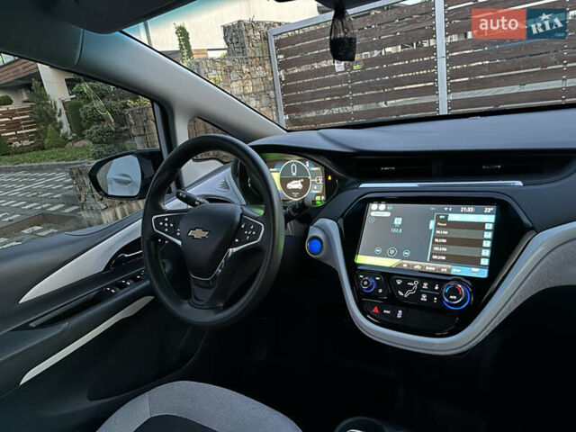 Белый Шевроле Bolt EV, объемом двигателя 0 л и пробегом 40 тыс. км за 15250 $, фото 70 на Automoto.ua