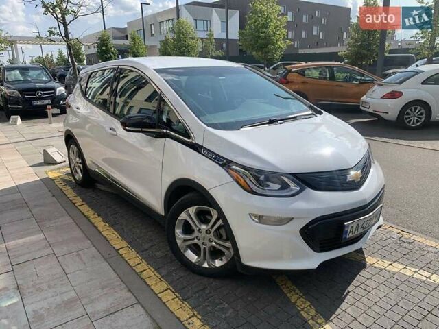 Белый Шевроле Bolt EV, объемом двигателя 0 л и пробегом 26 тыс. км за 16500 $, фото 1 на Automoto.ua