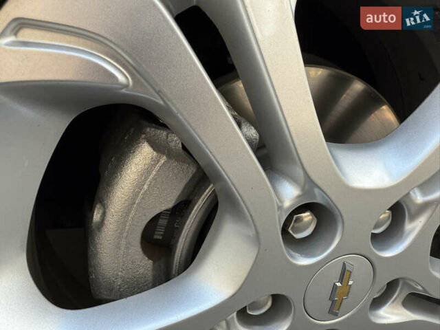 Белый Шевроле Bolt EV, объемом двигателя 0 л и пробегом 69 тыс. км за 14950 $, фото 21 на Automoto.ua