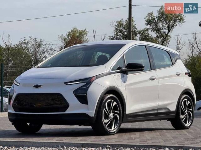 Белый Шевроле Bolt EV, объемом двигателя 0 л и пробегом 45 тыс. км за 18100 $, фото 4 на Automoto.ua