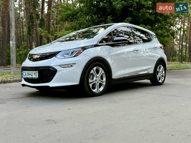 Белый Шевроле Bolt EV, объемом двигателя 0 л и пробегом 69 тыс. км за 14950 $, фото 34 на Automoto.ua