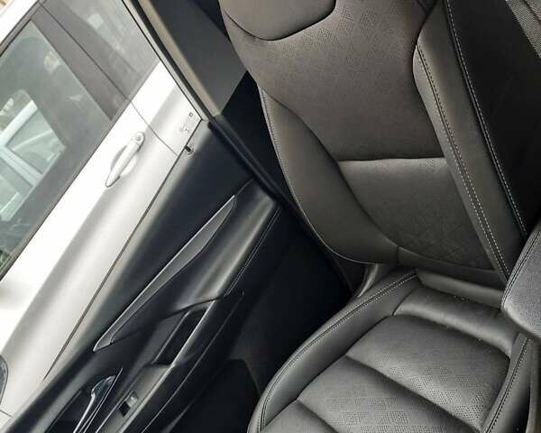 Белый Шевроле Bolt EV, объемом двигателя 0 л и пробегом 55 тыс. км за 16999 $, фото 26 на Automoto.ua