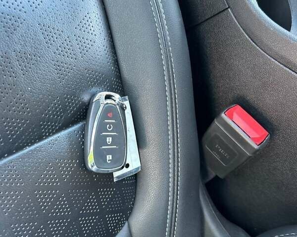 Белый Шевроле Bolt EV, объемом двигателя 0 л и пробегом 55 тыс. км за 16999 $, фото 15 на Automoto.ua