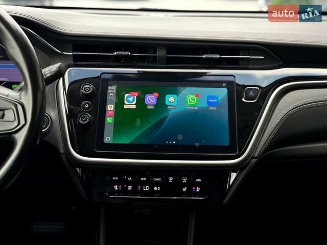 Белый Шевроле Bolt EV, объемом двигателя 0 л и пробегом 56 тыс. км за 21000 $, фото 45 на Automoto.ua