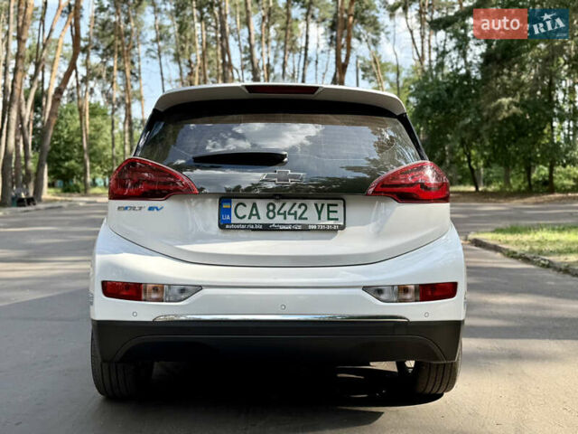 Белый Шевроле Bolt EV, объемом двигателя 0 л и пробегом 68 тыс. км за 14800 $, фото 18 на Automoto.ua