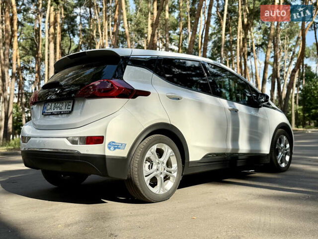 Белый Шевроле Bolt EV, объемом двигателя 0 л и пробегом 69 тыс. км за 14900 $, фото 32 на Automoto.ua